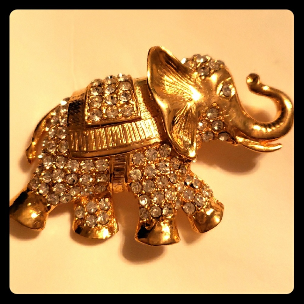 Vintage gold tone rhinestone metal brooch pin